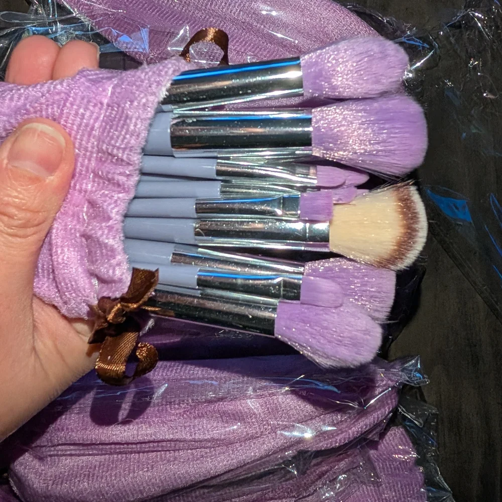 ~Makeup Brushes Lot Of 8 Bags Individually Packaged Party Favors.Brand new